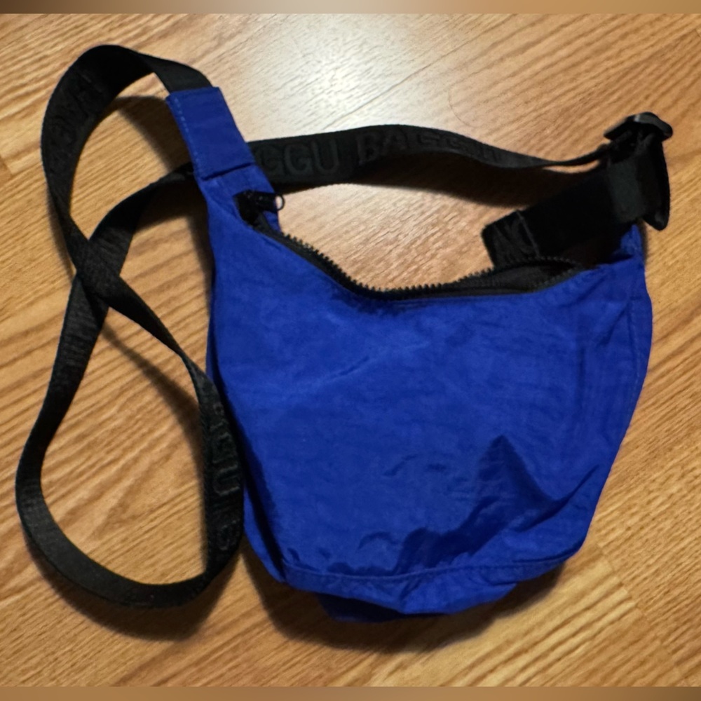 BAGGU SMALL CRESCENT BAG NYLON LAPIS